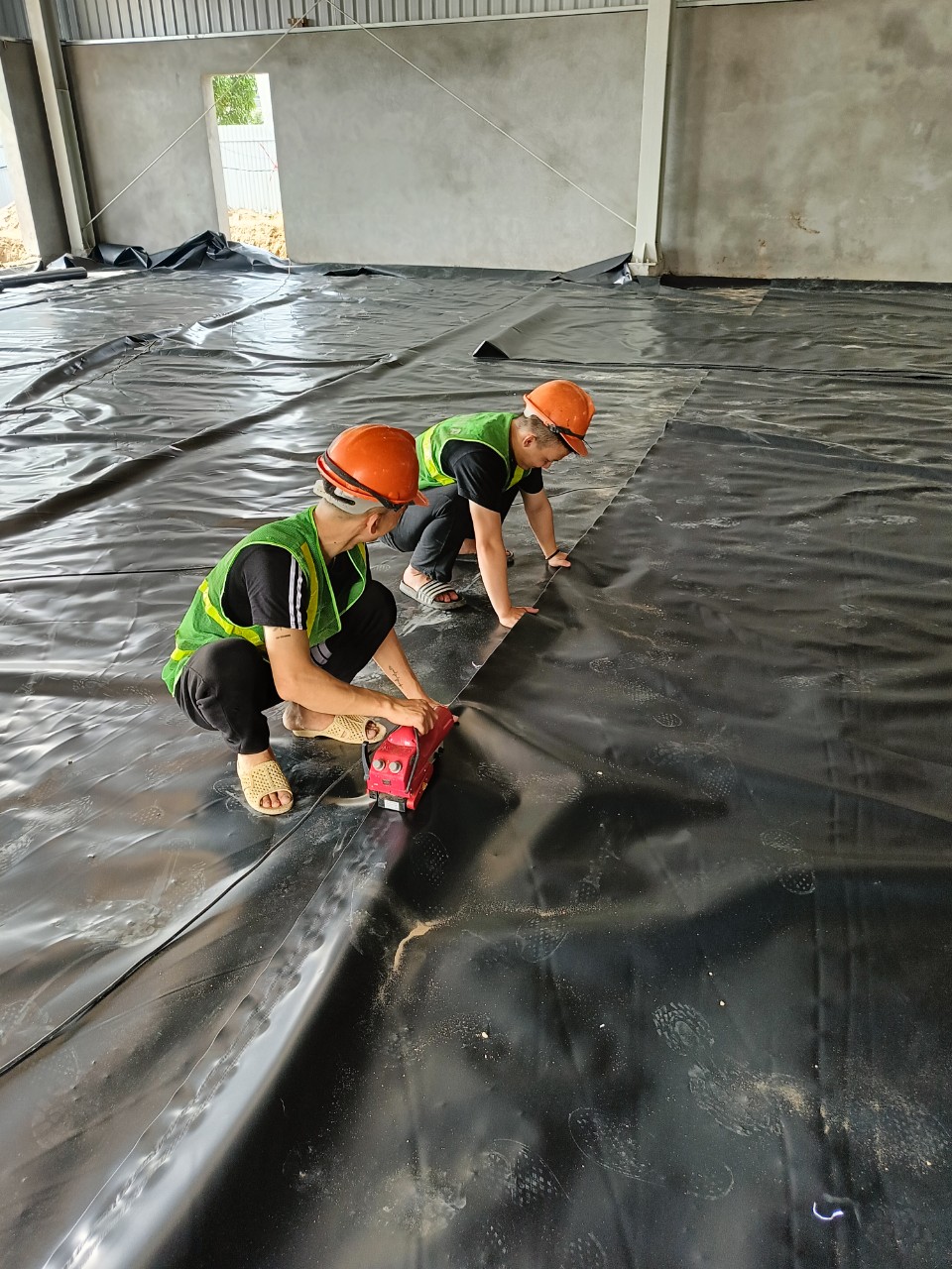 Xử lý vết rách bạt hdpe trong quá trình nuôi tôm