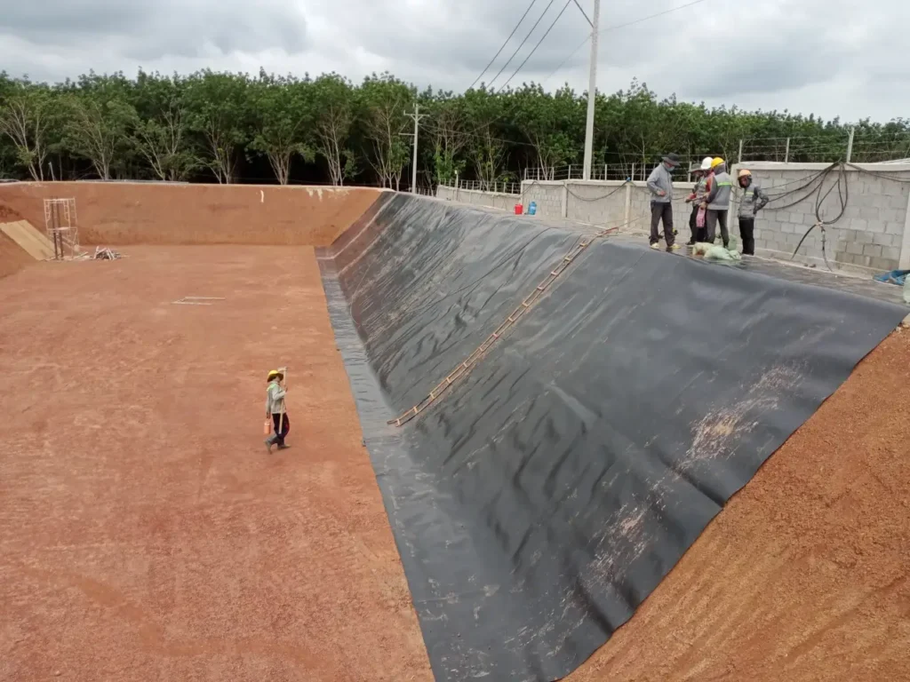 Bạt lót đáy hồ xử lý nước thải HDPE