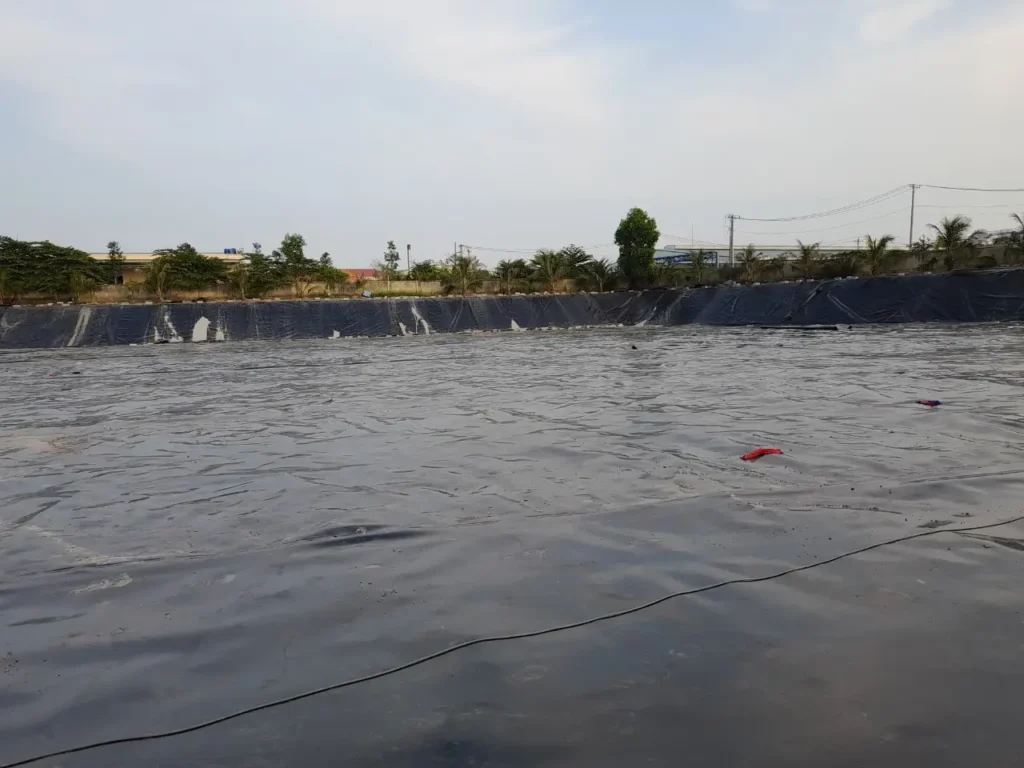 Bạt lót ao hồ HDPE chứa nước nuôi tôm cá ở Bình Thuận