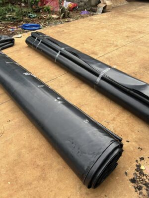 Bạt nhựa đen 2 mặt HDPE thường được sử dụng trong các ứng dụng ngoài trời dài hạn