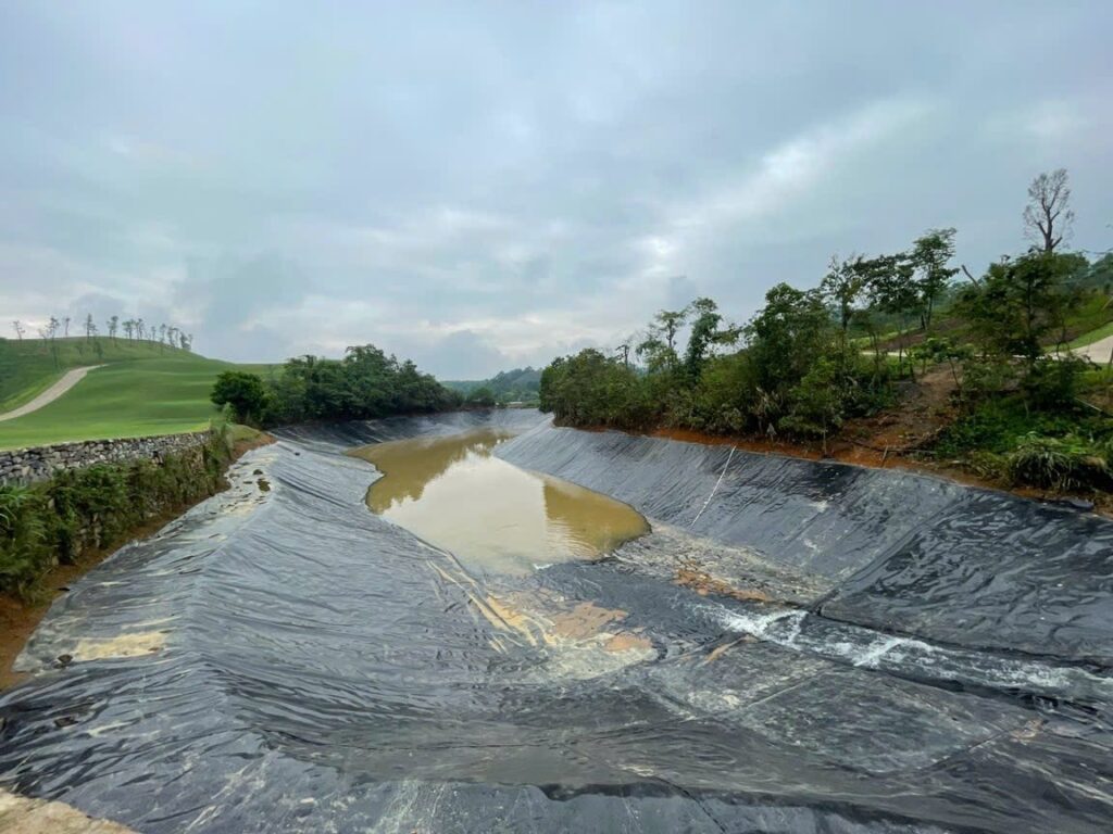 Bạt lót kè bờ kênh mương HDPE