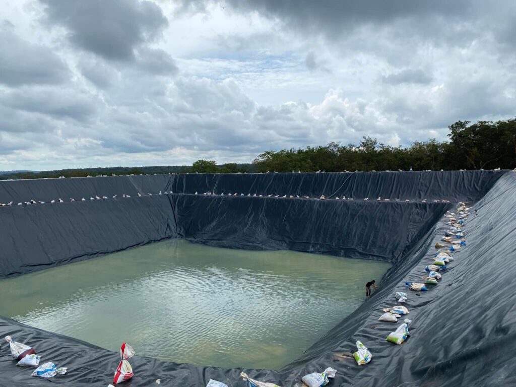 Bạt lót bờ ao HDPE
