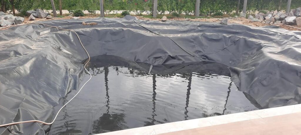 Bạt nhựa HDPE dày 0,3mm lót hồ nuôi cá Bạt nhựa HDPE dày 0,3mm lót hồ nuôi cá