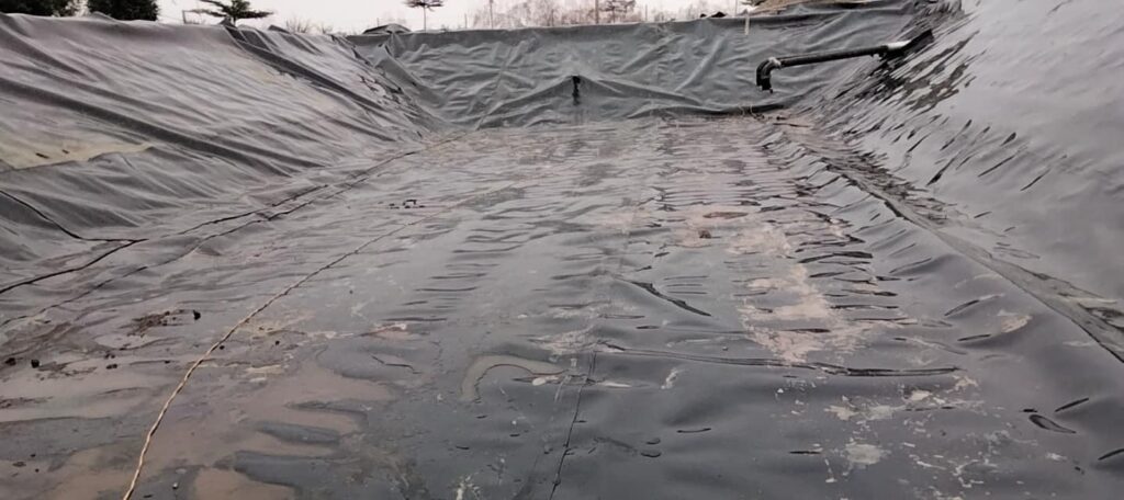 Bạt lót ao hồ HDPE chứa nước nuôi tôm cá ở Cần Giuộc Bạt lót ao hồ HDPE chứa nước nuôi tôm cá ở Cần Giuộc
