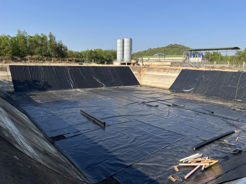 Bạt lót ao hồ HDPE
