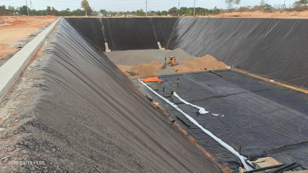 Thi công bạt nhựa hdpe 1mm lót hồ