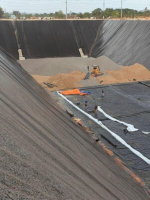 Thi công bạt nhựa hdpe 1mm lót hồ