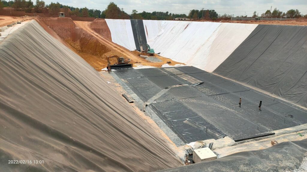 Thi công bạt nhựa hdpe 1mm lót hồ