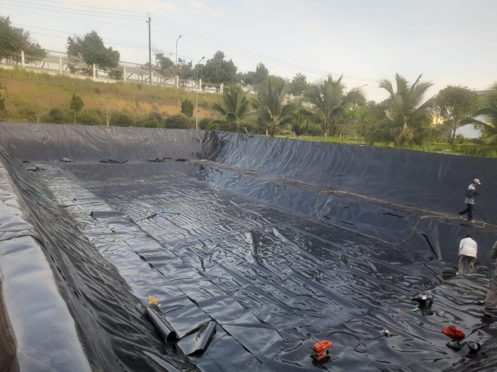 Bạt lót ao hồ nuôi tôm cá HDPE ở Bình Thuận