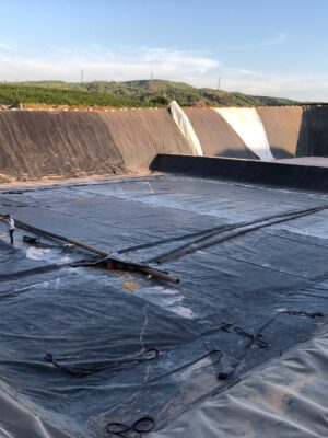Bạt lót đáy hồ xử lý nước thải HDPE